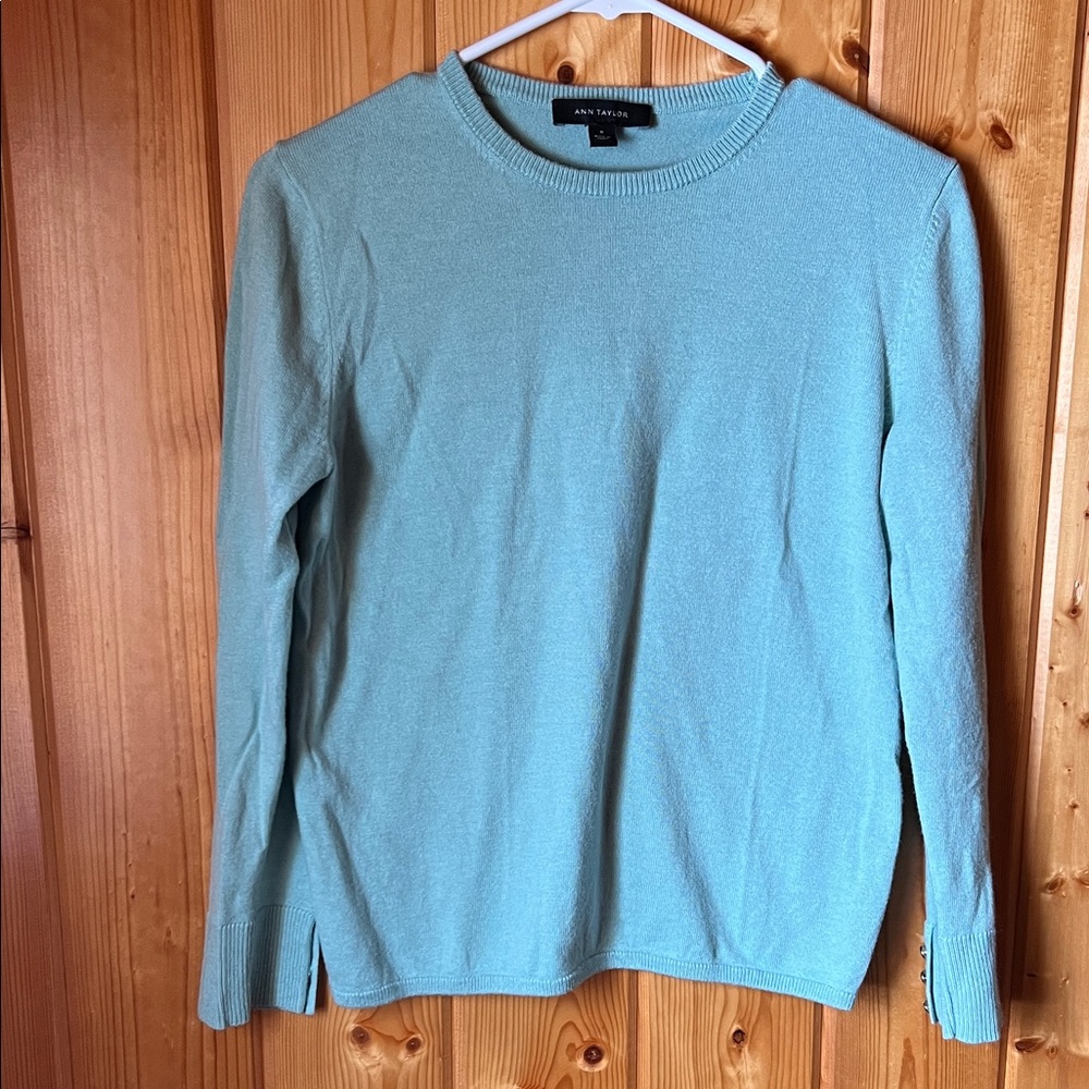 Ann Taylor long sleeve sweater size M